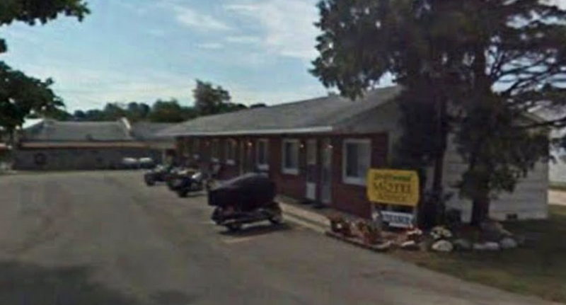 Mac Motel - 2008 Street View (newer photo)